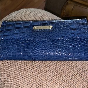 MUST GO: Anne Klein wallet